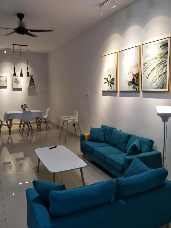 73 cozyhome-Gated and Guarded,Northern European Interior — Hotel in Kluang
