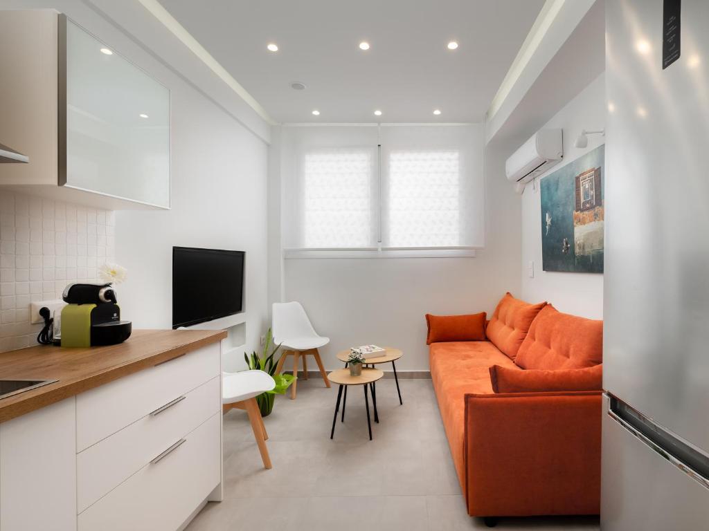 New Luxury Studio in the Heart of Thiseio. — Hotel in Athens