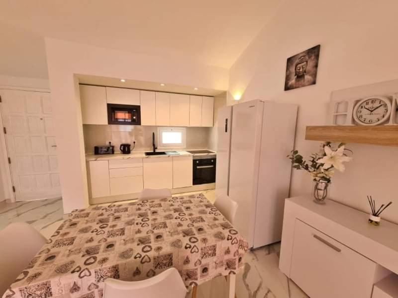 wonderful penthouse with view playa las vistas - 4