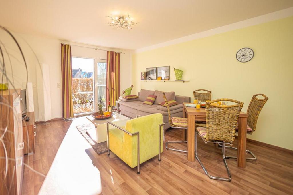 Wohnung 3 im EG Haus Stranddistel, komfortable Ferienwohnung fur 2 Personen in Zingst, Zingst