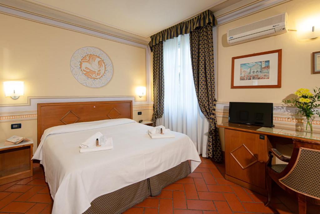 Lucca Albergo San Martino & Depandance room