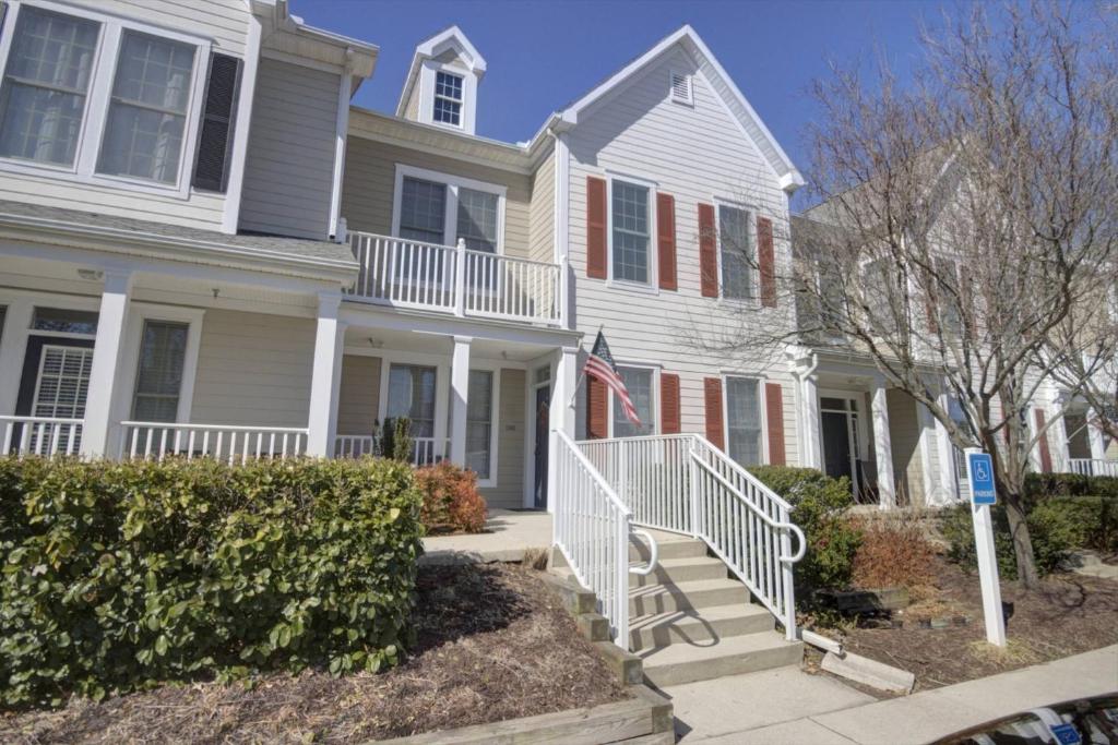 128E October Glory, Ocean View