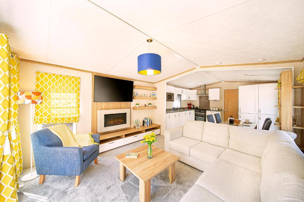 Discover, Enjoy Ultra-Fast Starlink WiFi Lodge, Carlisle