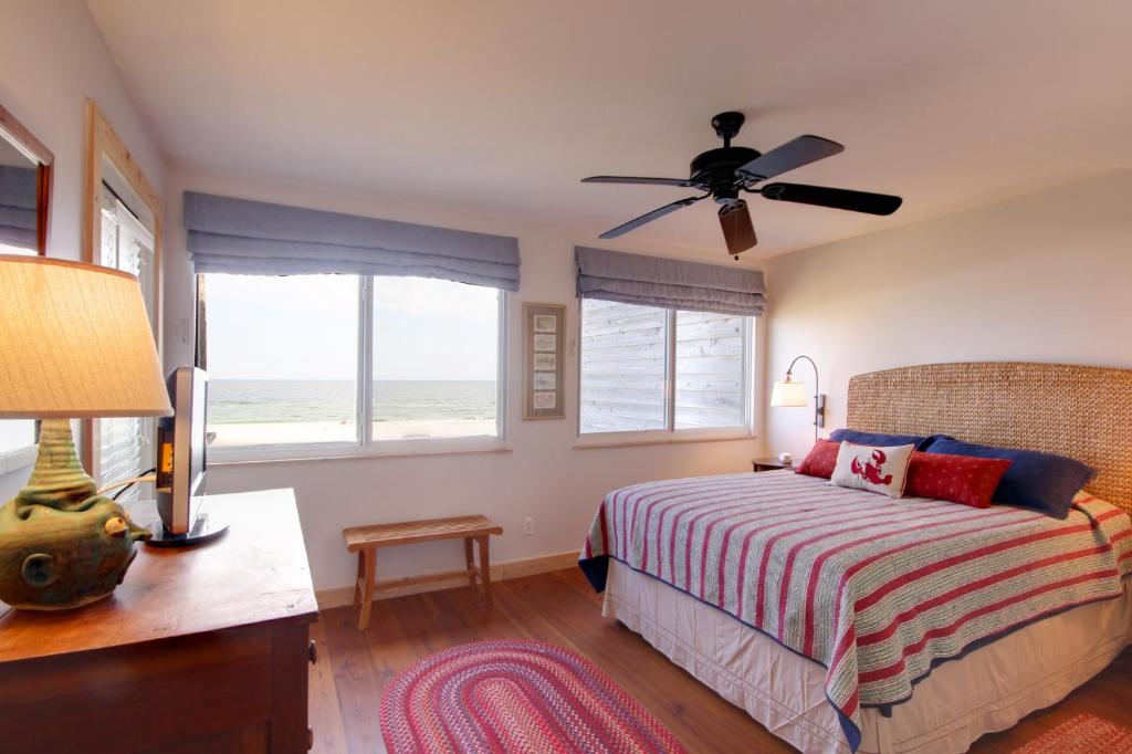 Needle Rush Point A33 By Pkrm, Pensacola