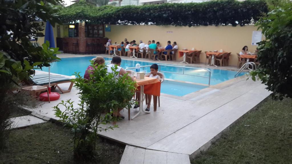 Caner Hotel photo