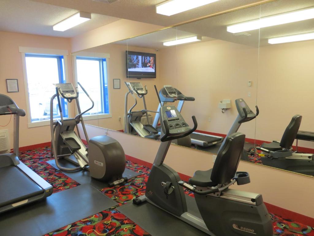 Crystal Star Inn Edmonton Airport with free shuttle to and from Airport photo