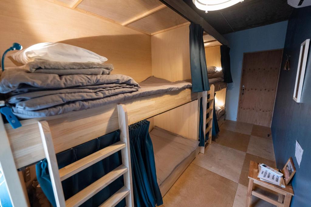 Kamp Houkan-cho Backpacker's Inn and Lounge photo