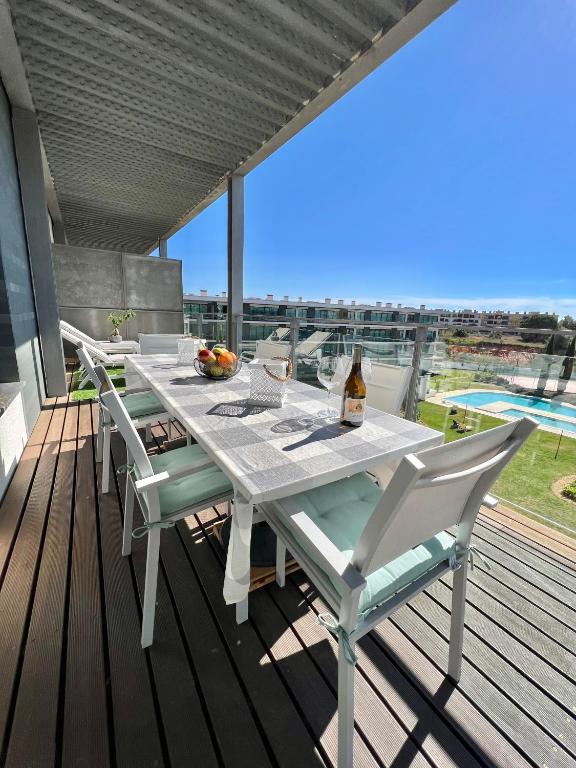 Superbe appartement spacieux avec terrasse vue piscine, Vilamoura