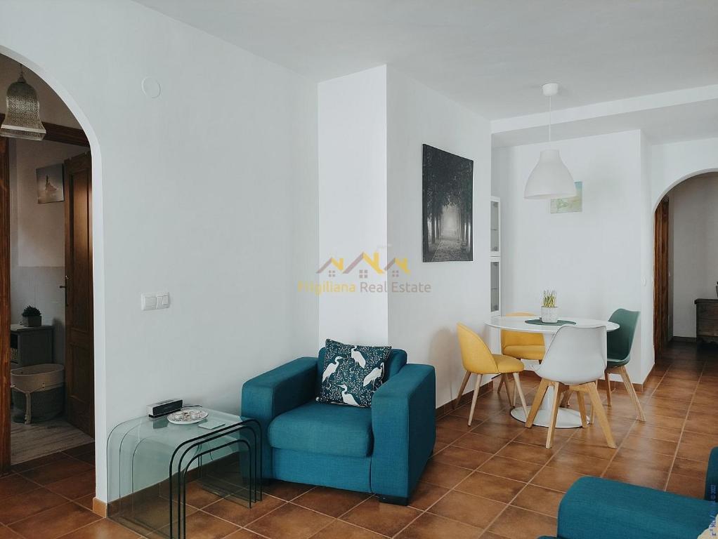 Lovely 2 bedroomed apartment with pool - 4