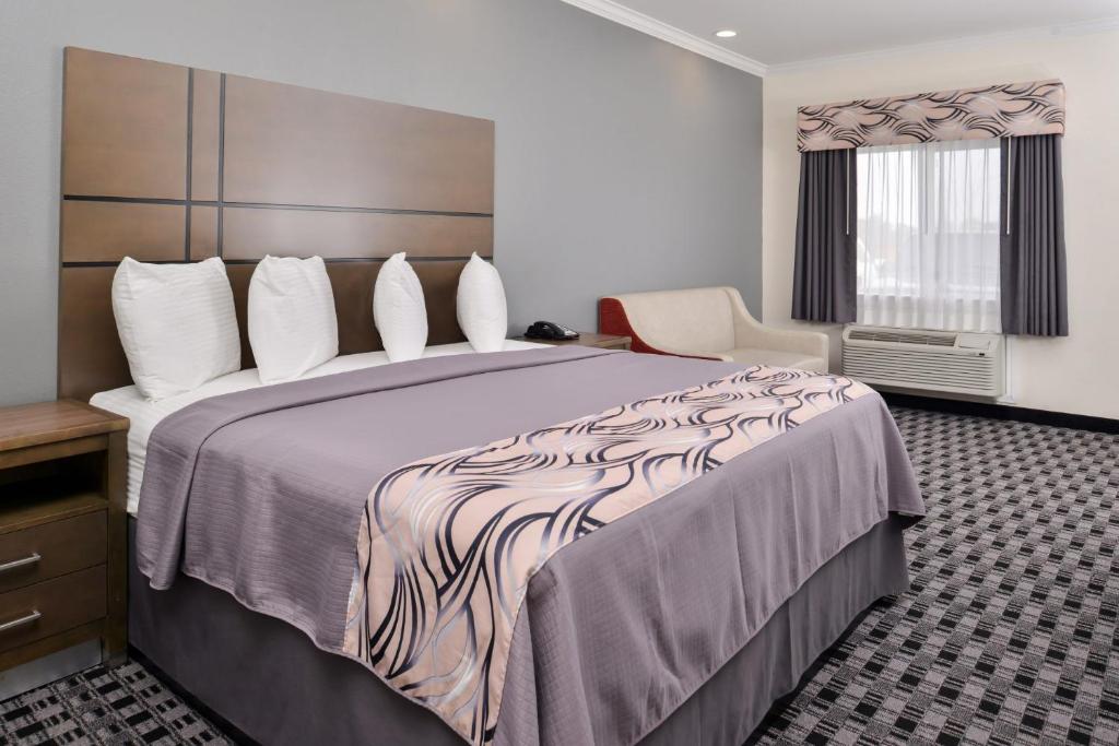 Americas Inn & Suites IAH North photo