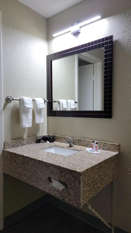 Queen City Inn photo