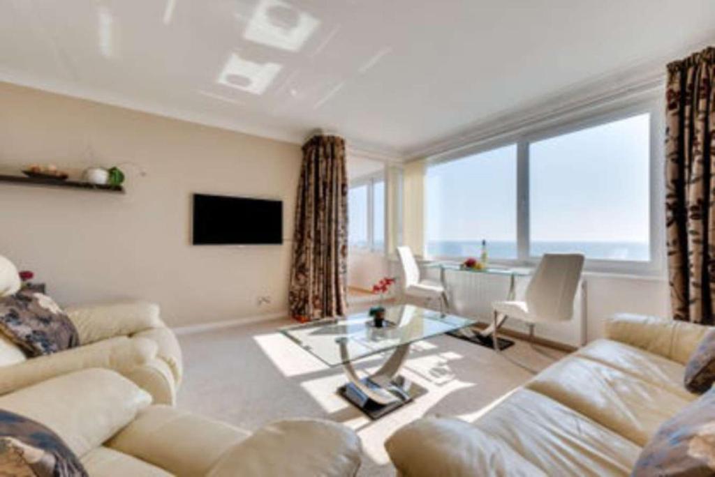 Hove Actually with spectacular sea views — Hotel in Brighton and Hove
