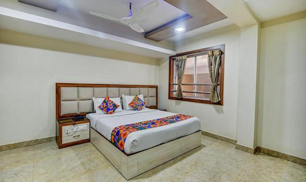 FabHotel Central Palace