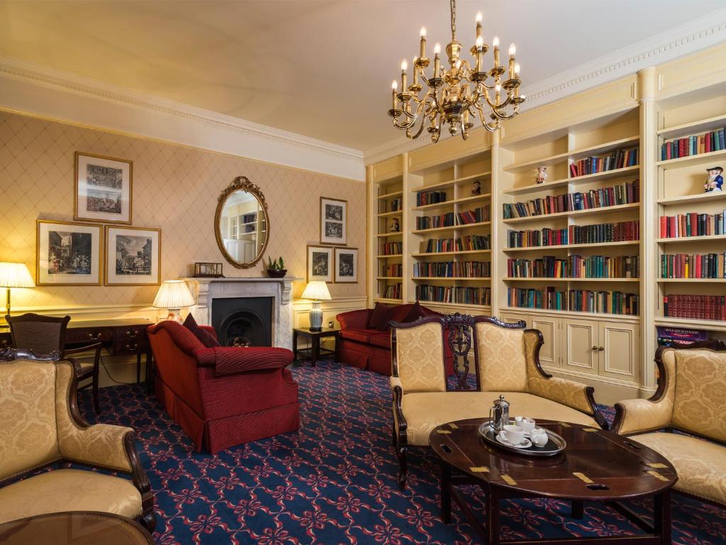 Macdonald Leeming House photo 8