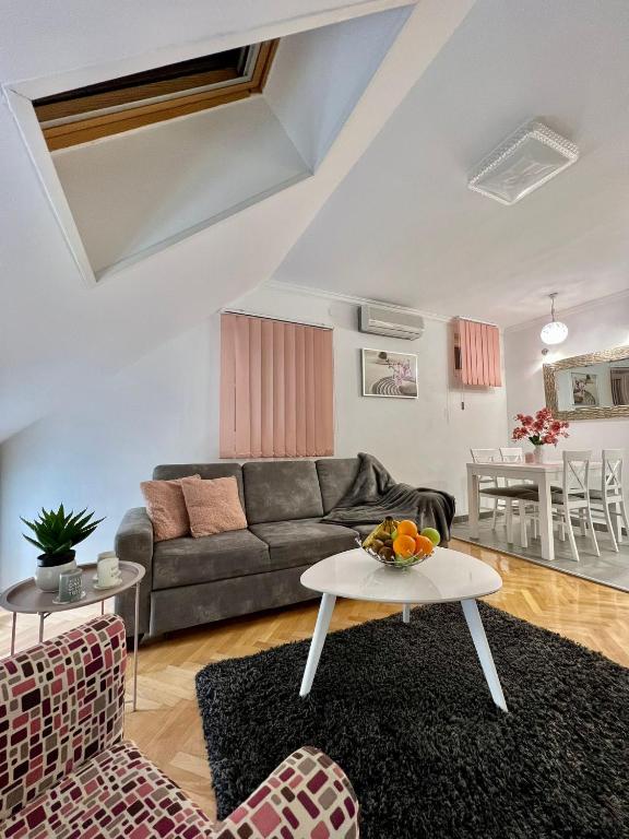 Prestige Apartment 3 photo