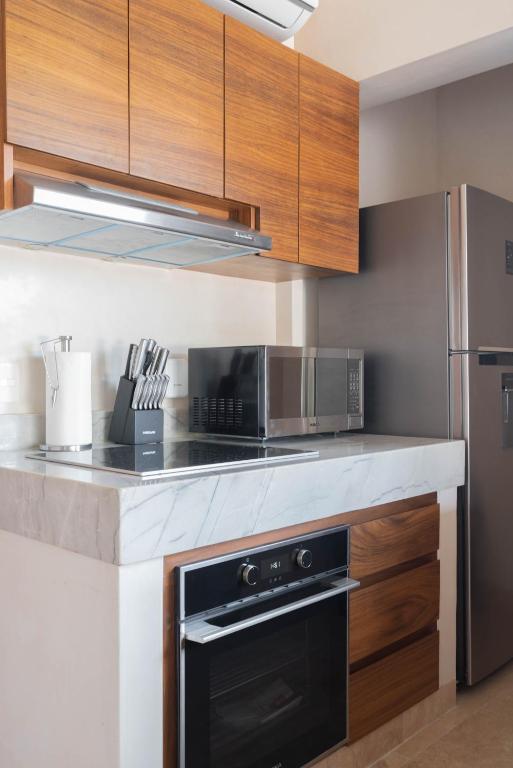 Modern 2BR Penthouse Concierge Gated community - 3