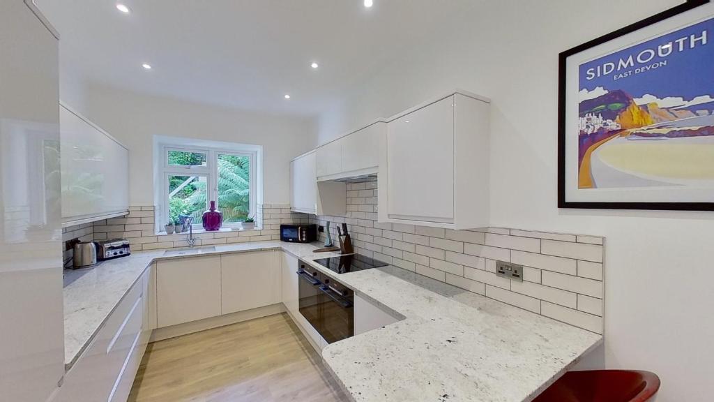 2 Claremont, Sidmouth photo 7