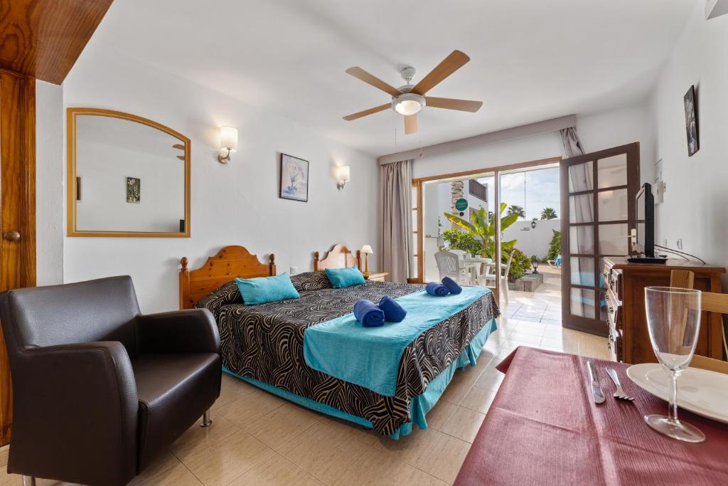 Apartamentos las Lilas — Hotel rooms in Puerto del Carmen, Canary Islands