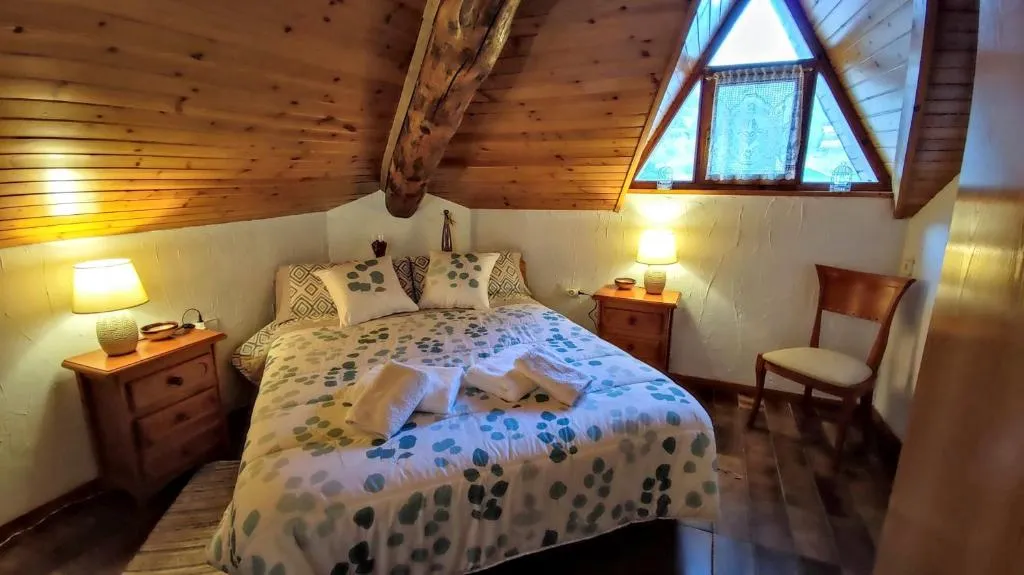 APARTAMENTO MUY CÉNTRICO con VISTAS - El Niuet de Sort, hotel in Sort