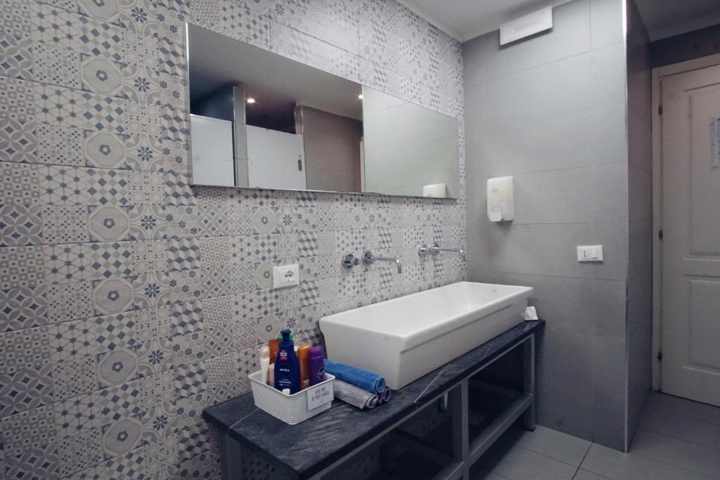 Grand Hostel Manin photo