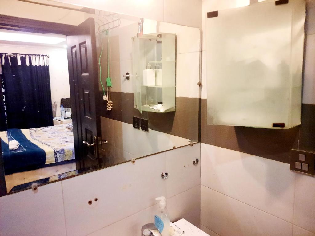 The Red one bedroom apartment in Bahria Town photo