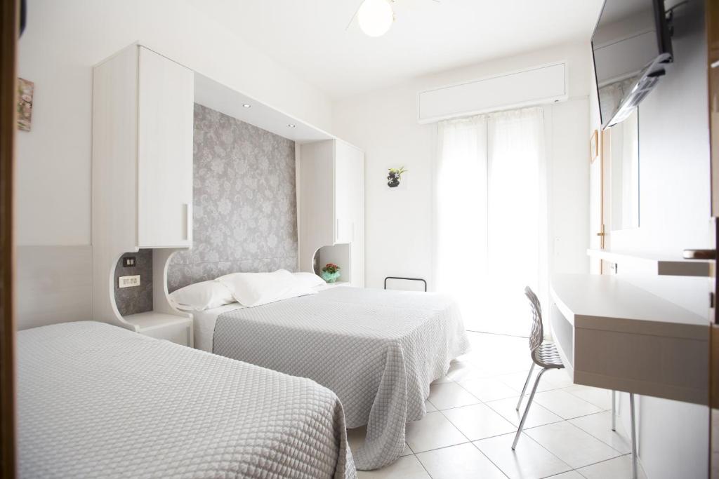 Hotel Desiree - 2