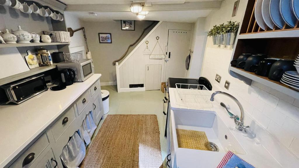 Lily Cottage, Dartmouth photo 6