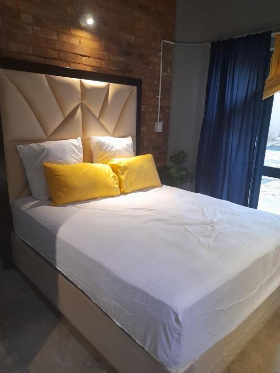 Your Sweet Kiss — Hotel in Johannesburg