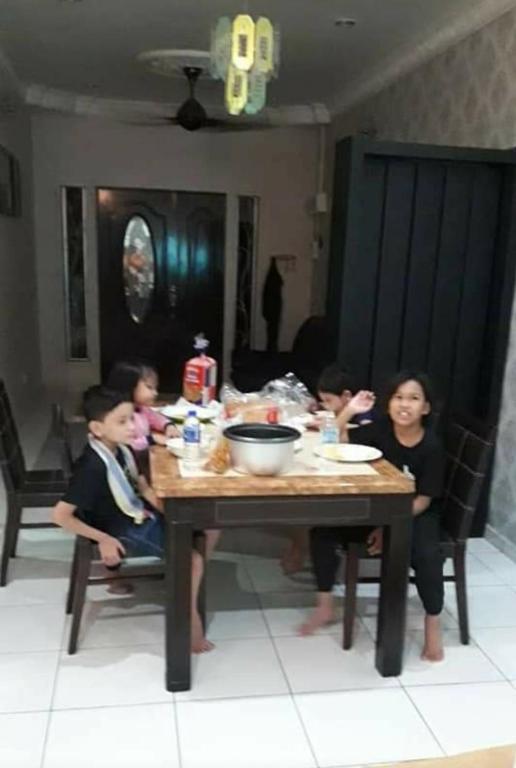 Damai Holiday Homestay photo