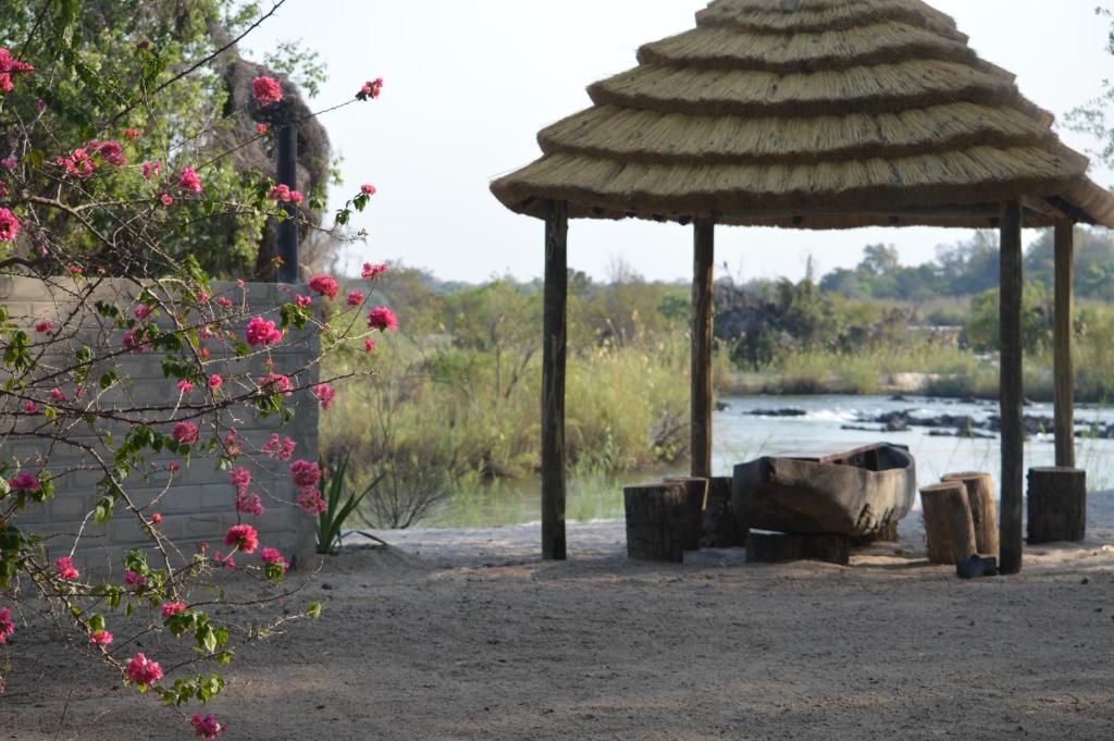 White Sands Lodge — Hotel in Divundu
