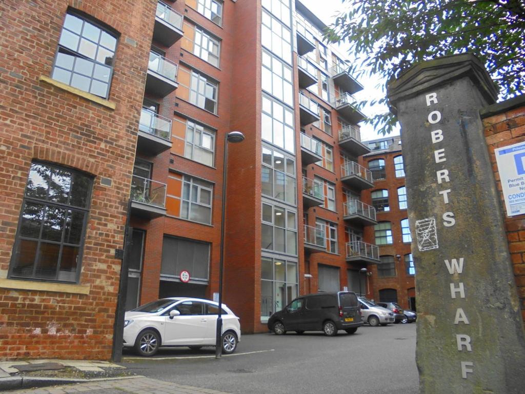 Neptune Apartments — Hotel in Leeds