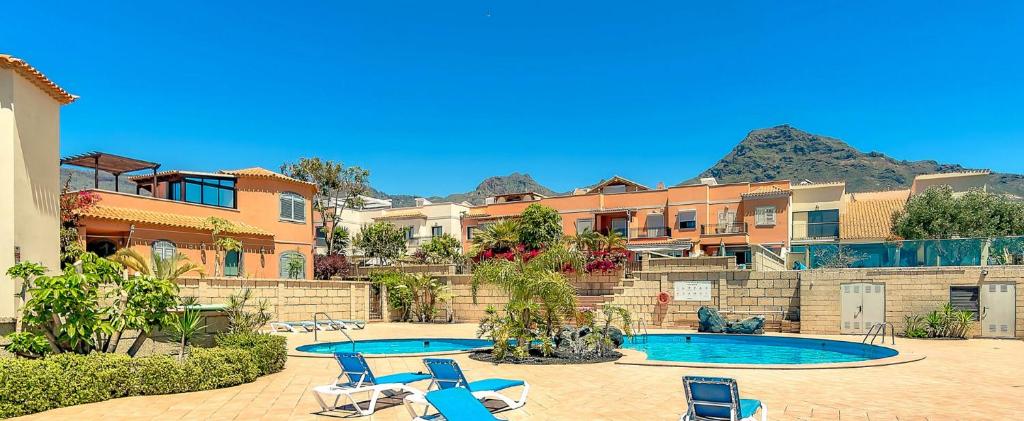 Townhouse in Joyas Del Duque - 4
