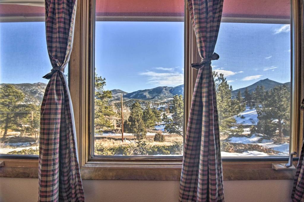 Quiet Rockies Retreat about 10 Min to Natl Park! photo