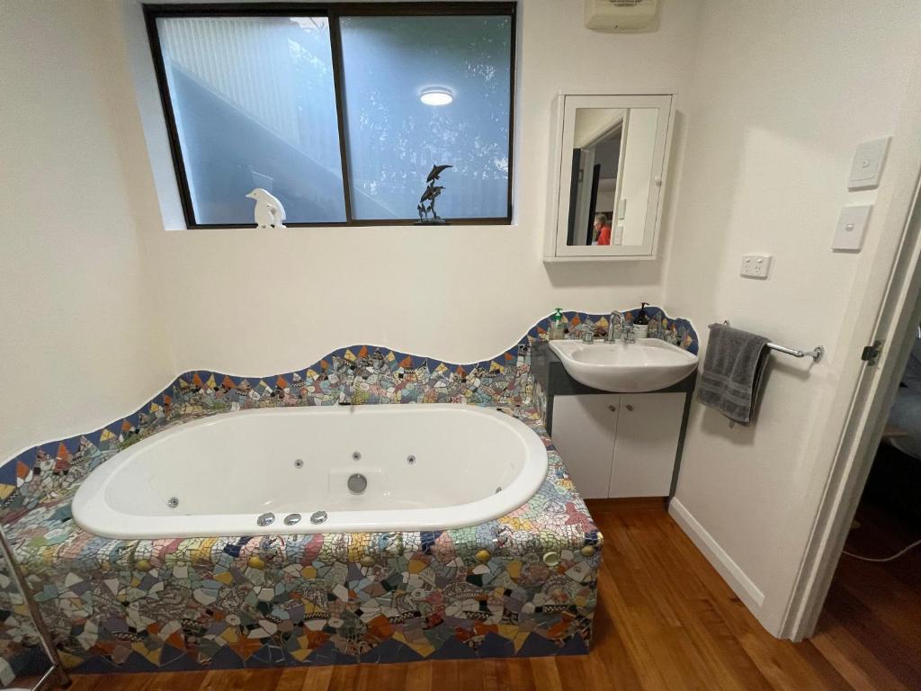 Beachside Taroona with Spa photo
