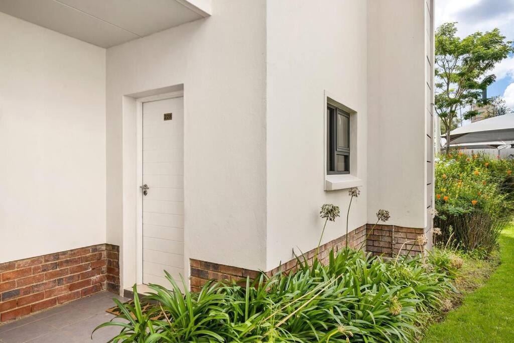 Lovely 2 bedroom apartment with modern finishes photo