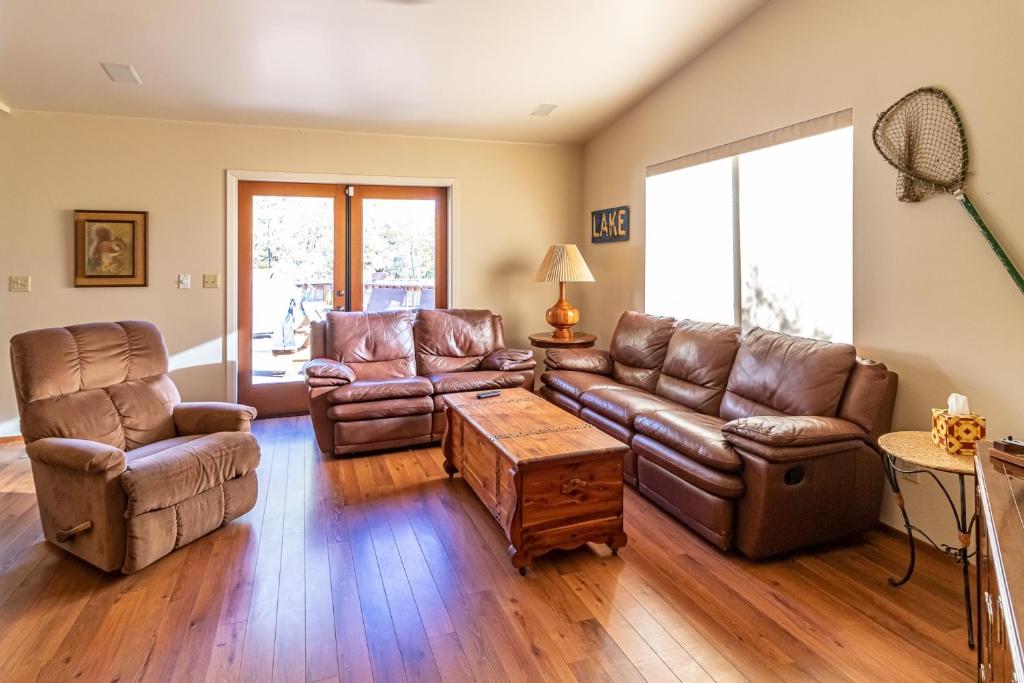 Alder Lake View Lodge, Bass Lake