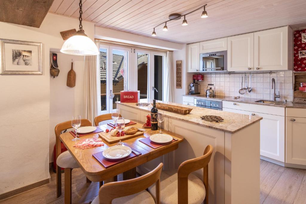 Chalet Schweizerhof 1 - 5