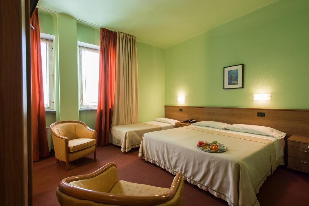Hotel Lux photo