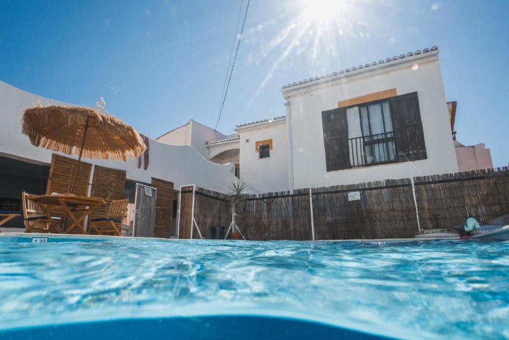Bura Surfhouse — Hotel in Lagos