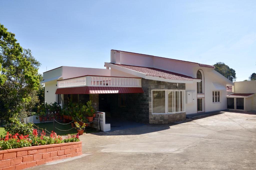Serenity Manor photo