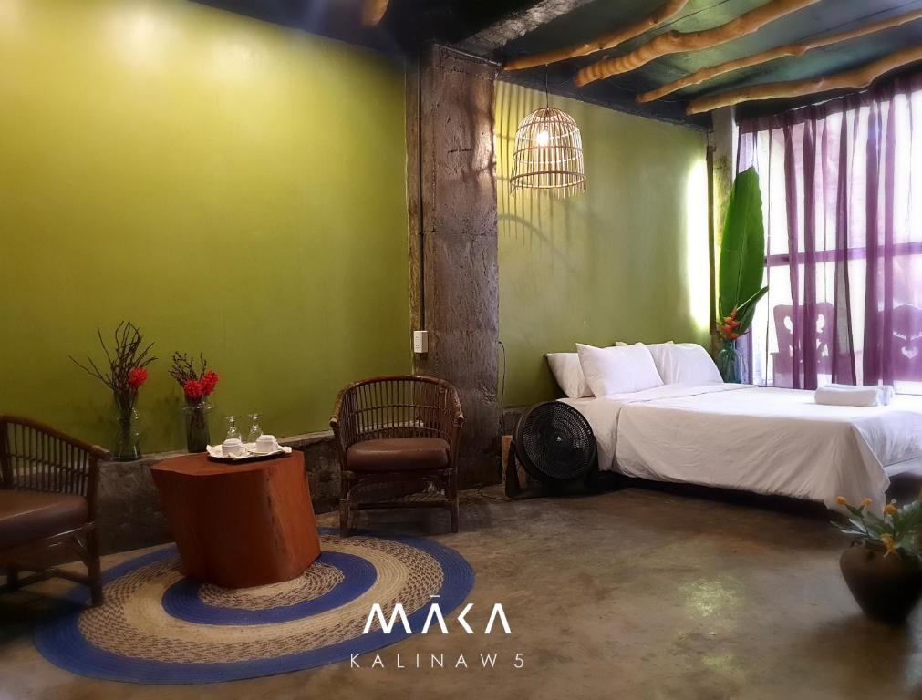 Maka-Kalinaw 5 Wabi sabi Room, Forest Deck View — Hotel in Tagaytay