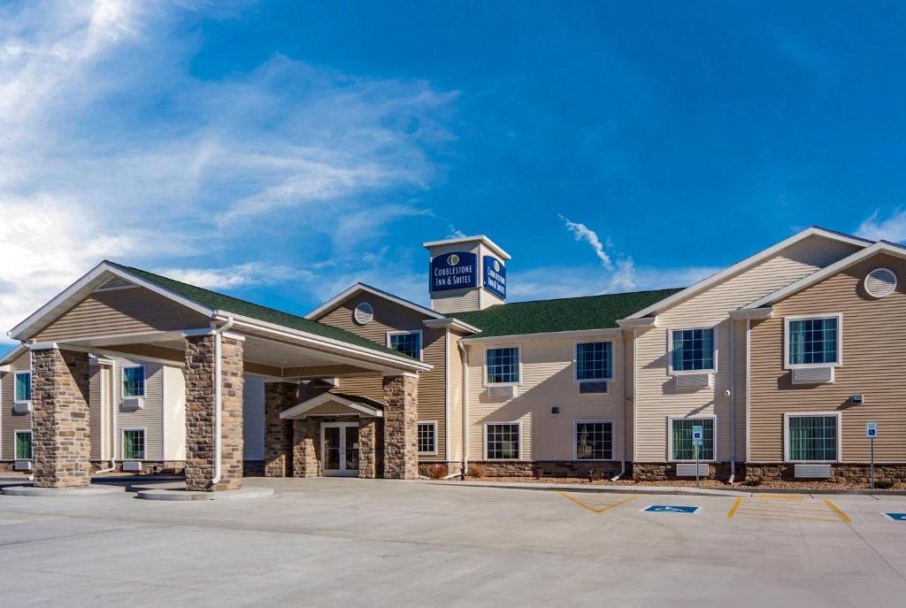 Cobblestone Inn & Suites-Fremont, Fremont