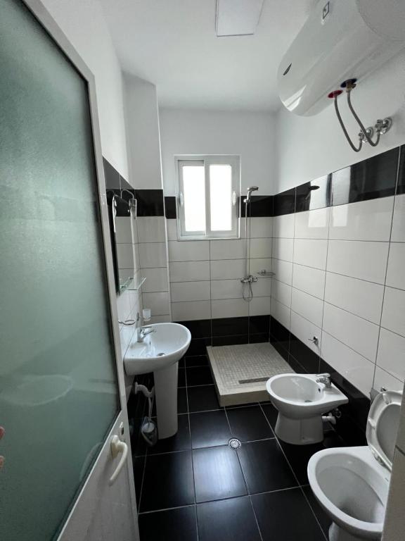 090 Apartment Tirana photo