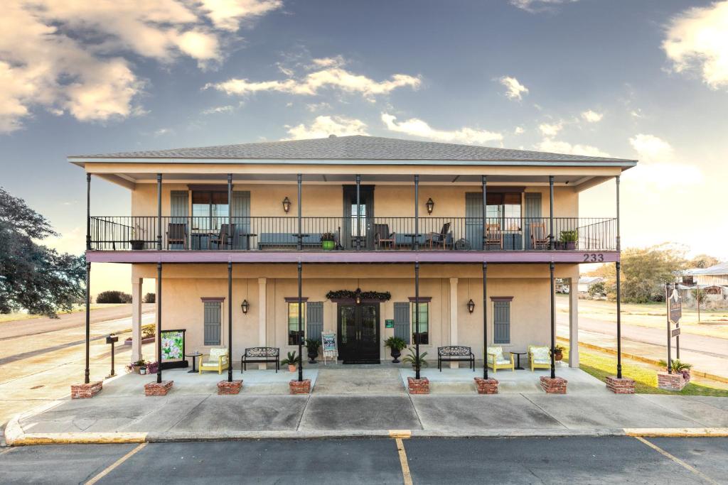 The Bank Hotel — Hotel in Lake Arthur