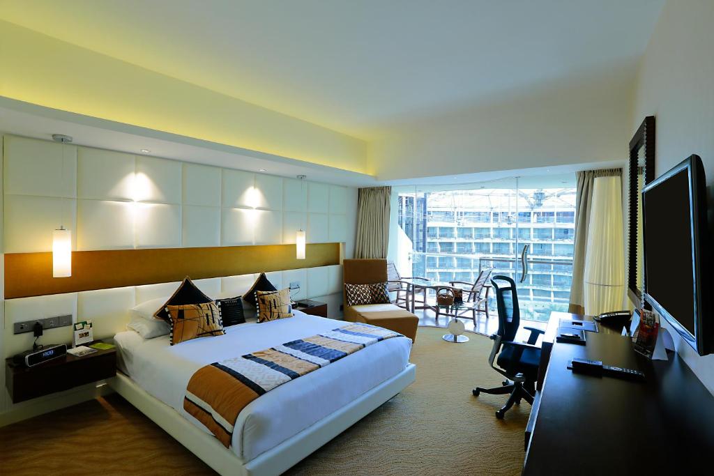 Mumbai Sahara Star Hotel room