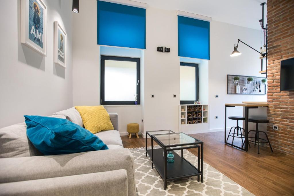 Three Amigos, Záhřeb