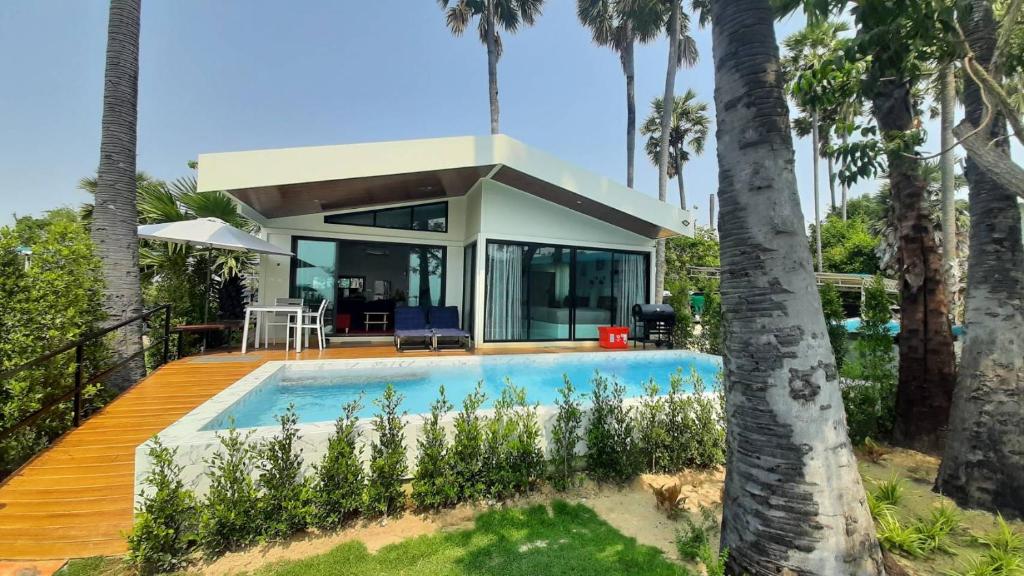 Lom Lay Beach Front Pool Villa Chaam, Huahin photo
