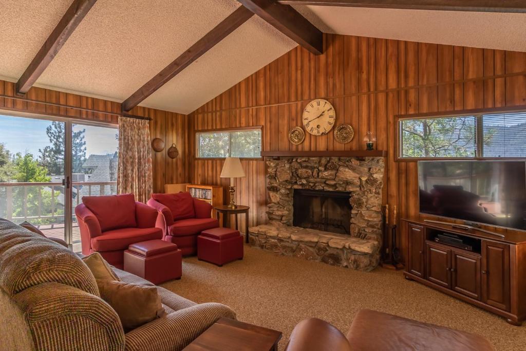 Miglin Lakeview, Bass Lake