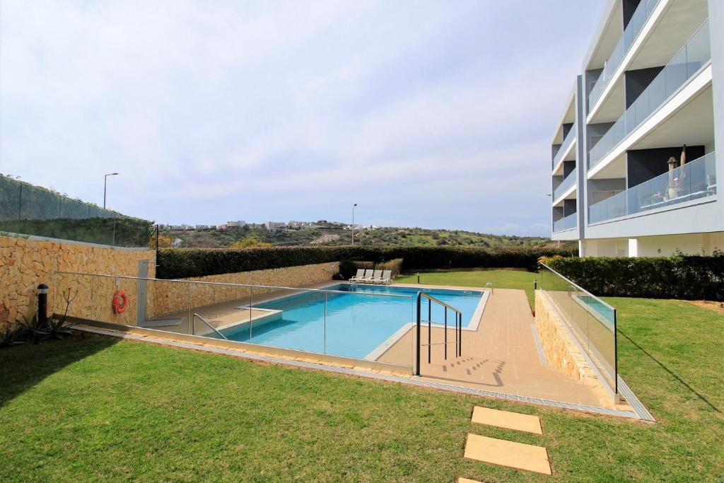 Albufeira Prestige With Pool by Homing, Albufeira