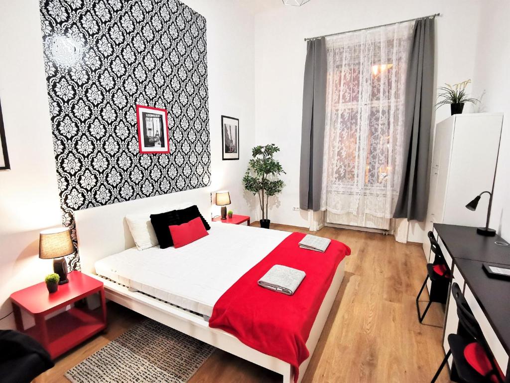ORANGEHOMES Central Market Hall apartment, Budapest